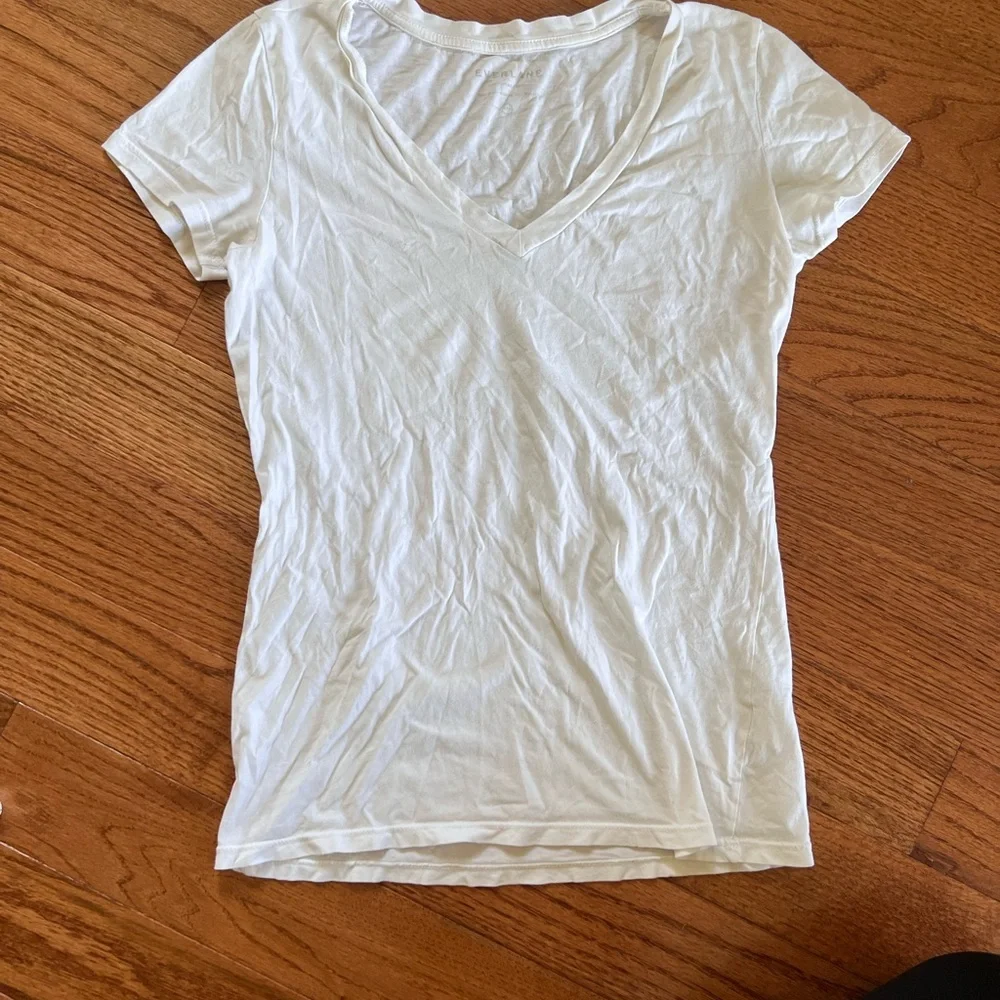 Everlane Basic Tee - Picture 6 of 6